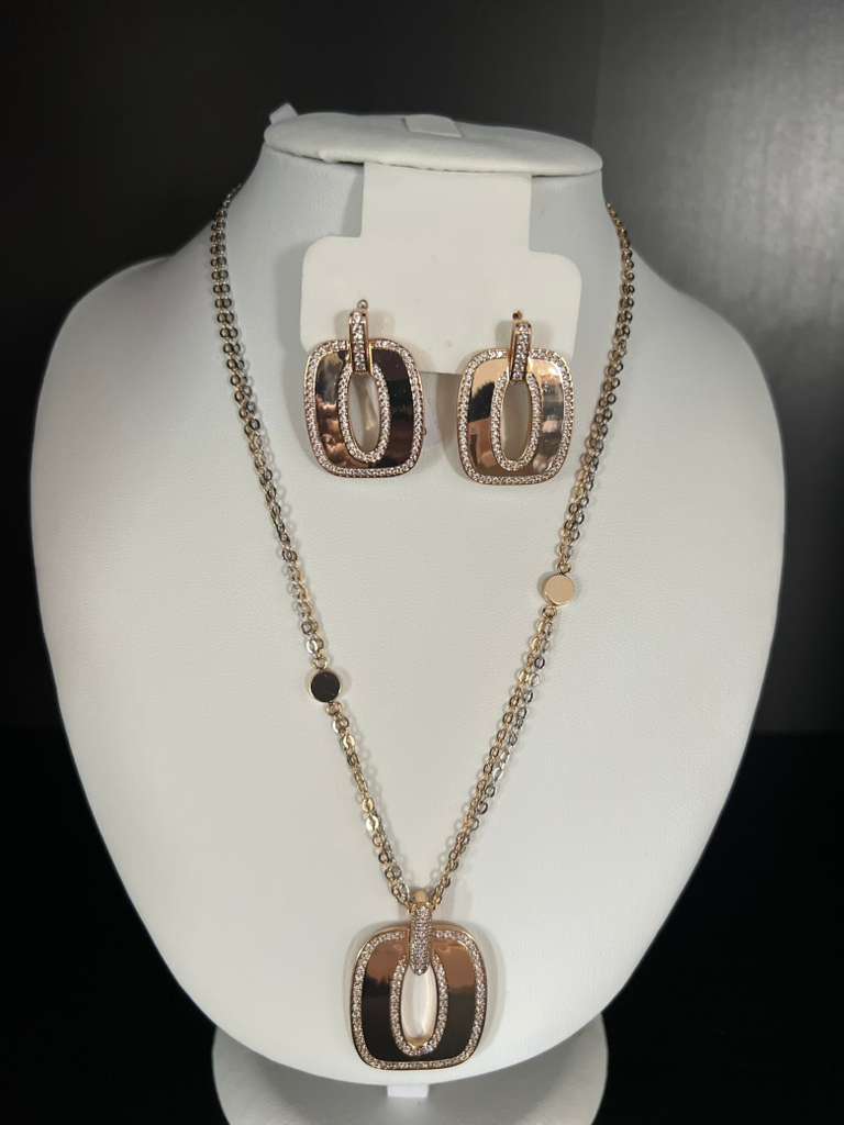 Aurora Rose Pendant Set