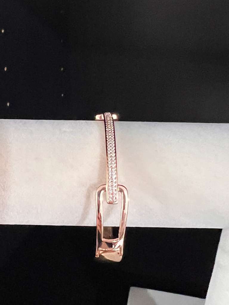 Fivela Pavé Bangle